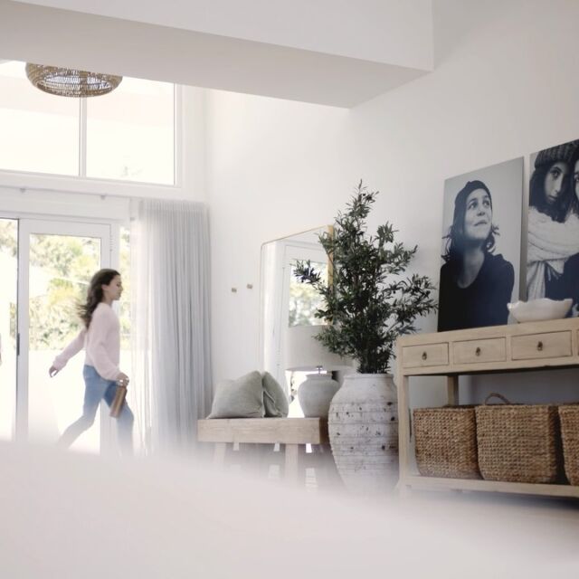 We capture life’s precious moments and create artwork that lasts a lifetime. Whether you’re working towards a breathtaking feature for your foyer or designing for an intimate space, our photographers and designer will work with you to create artwork that captures your family legacy. ✨