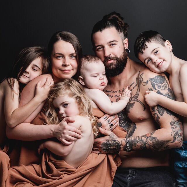 We loved doing this family photoshoot. This particular shot is one of our favourites. Such a creative way to bring the whole family together in this image. 

#verve #verveportraits #portraits #photography #photographer #photo #portraitphotography #portraitphotographer #photographystudio #photographysession #lifestyle #lifestylephotography #family #familyphotographer #familyphotography #studiosession #photoshoot